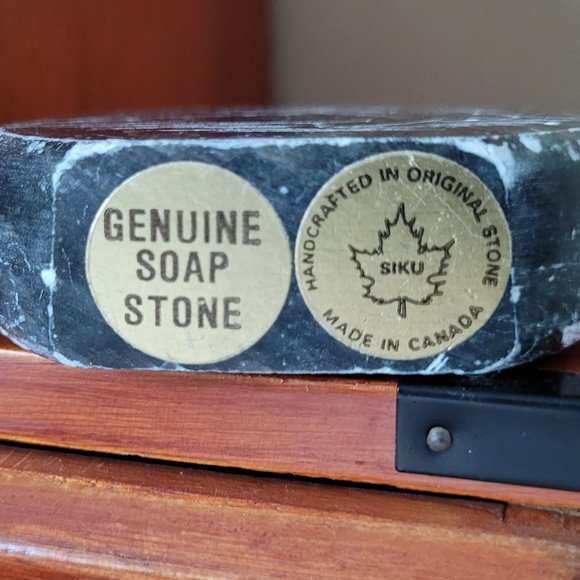 Siku Seal Etching Soap Stone Paperweight Sculpture - Picture 3 of 6